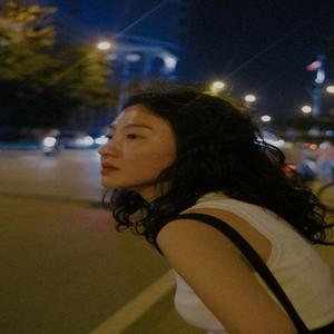 东雄薇